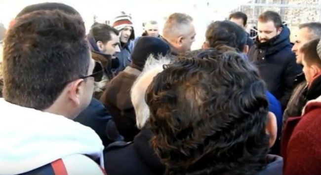 Φίλαθλοι των Τρικάλων ζήτησαν και πήραν πίσω τα χρήματα τους! Φίλαθλοι των Τρικάλων ζήτησαν και πήραν πίσω τα χρήματα τους!