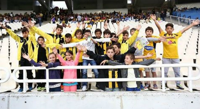 Η ΑΕΚ κοντά στα προσφυγόπουλα