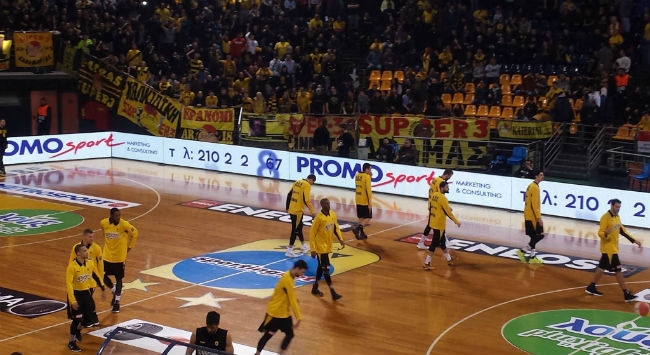 Η είσοδος της ΑΕΚ στο παρκέ! (VIDEO)
