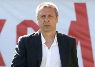 Παραιτήθηκε ο Νιόπλιας