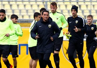 Αλλάζει σύστημα και πρόσωπα