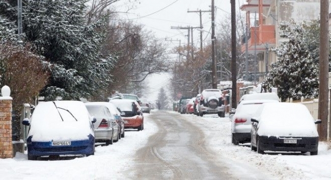 Πτώση της θερμοκρασίας και χιόνια στα ορεινά Πτώση της θερμοκρασίας και χιόνια στα ορεινά