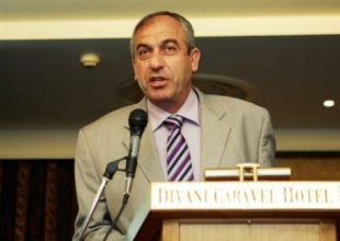 Βαρούχας: «Κανένα πέναλτι στο Καραϊσκάκη, οι βοηθοί σε βγάζουν από τα ρούχα σου»