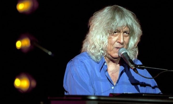 Πέθανε ο Λουκιανός Κηλαηδόνης