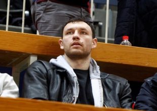 Μπαίνει ο Λουκάς, δυναμώνει η… ρακέτα