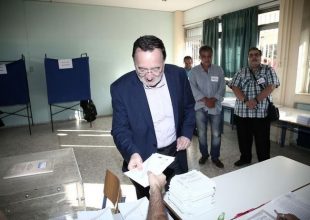 Ο Λαφαζάνης δεν ήξερε για την ανακοίνωση του κόμματος του!!!