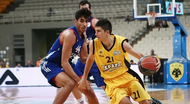 Η ΚΑΕ εύχεται στον Μωραΐτη (vid)