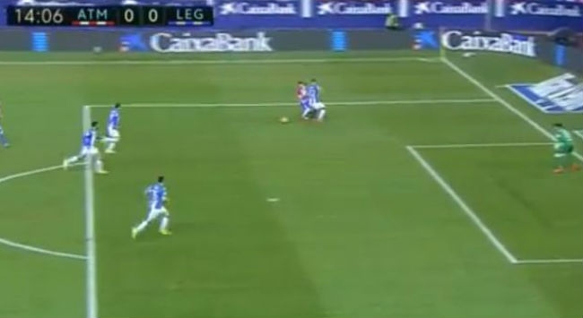 Έκανε πέναλτι στο ντεμπούτο του Σιόβας!