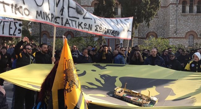 Μοίρασαν ξανά το γνωστό φέιγ βολάν οι ΑΕΚτζίδες