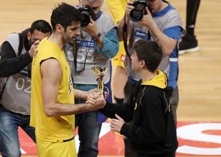 Η βράβευση των παίδων της ΑΕΚ (VIDEO)