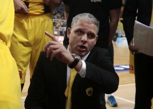 Μανωλόπουλος: «Θέλω να συγχαρώ τους παίκτες μου!»