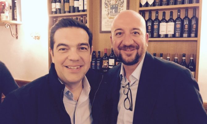 Βλέπει μπάλα με τον ομόλογό του ο Αλέξης Τσίπρας Βλέπει μπάλα με τον ομόλογό του ο Αλέξης Τσίπρας