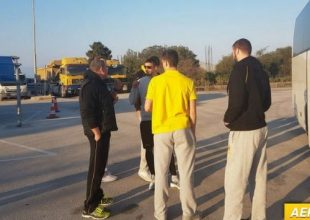 Στάση για «ξεμούδιασμα» στην Ακράτα για την Βασίλισσα!