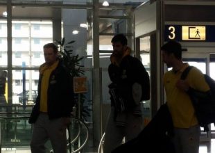 Η ΑΕΚ στο αεροδρόμιο, χαμός από τον κόσμο (pics-vids)