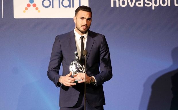 Με ξανθό μαλλί ο Ρομπέρτο! Με ξανθό μαλλί ο Ρομπέρτο!