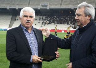 Βράβευσε τον Παράσχο η ΑΕΚ!