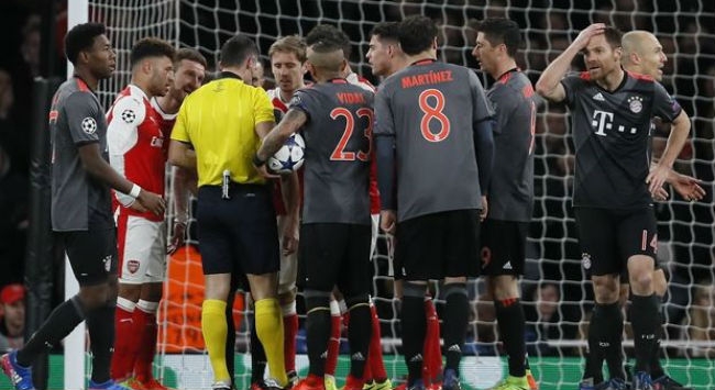 Δικαιώνει Σιδηρόπουλο, Καλογερόπουλο ο Γουέμπ