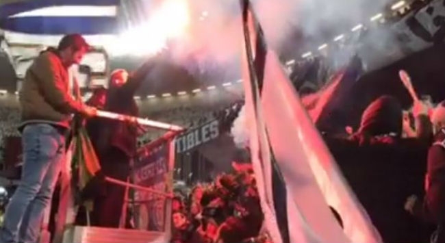 Ο πρώην πρόεδρος της Μπορντό άναψε καπνογόνο