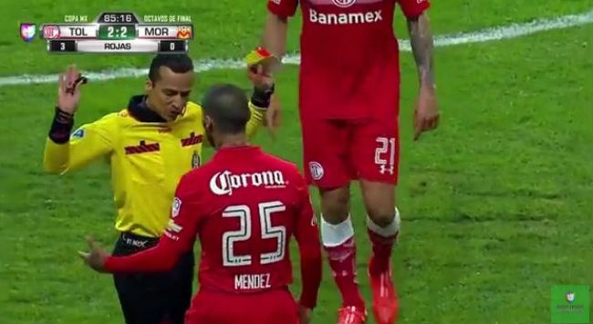 “Tρελάθηκε” ο διαιτητής και έδειχνε κόκκινη κάρτα κάθε 10”! “Tρελάθηκε” ο διαιτητής και έδειχνε κόκκινη κάρτα κάθε 10”!