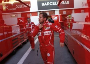 Ταχύτερος ο Φέτελ στη Βαρκελώνη