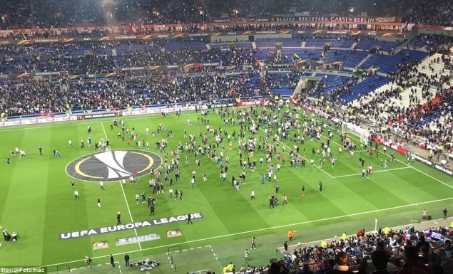 Βαρύς ο πέλεκυς της ΟΥΕΦΑ για Λιόν και Μπεσίκτας Βαρύς ο πέλεκυς της ΟΥΕΦΑ για Λιόν και Μπεσίκτας