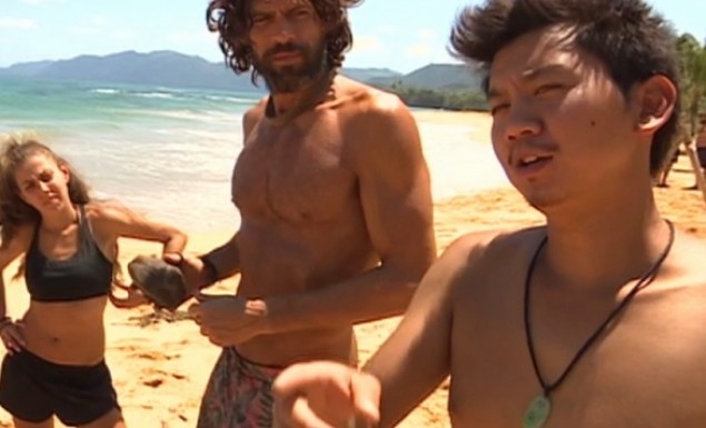 Survivor: Επική ατάκα του Γιάννη Σπαλιάρα στον Ορέστη Τσάνγκ για τις σεξουαλικές του προτιμήσεις (vid) Survivor: Επική ατάκα του Γιάννη Σπαλιάρα στον Ορέστη Τσάνγκ για τις σεξουαλικές του προτιμήσεις (vid)