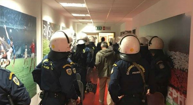 «Ντου» σε Παπαπέτρου από Βρέντζο και Καραπαπά