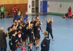 Αποθέωση μετά το τέλος του αγώνα για τους μάγκες! (VIDEO)