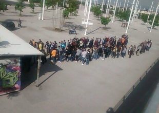 Από νωρίς στα εκδοτήρια (ΦΩΤΟ)