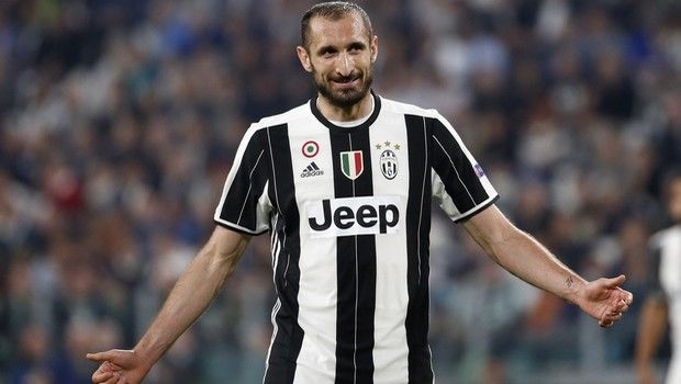 Κιελίνι: «Η Μπαρτσελόνα είναι καρχαρίας που μυρίζει το αίμα» Κιελίνι: «Η Μπαρτσελόνα είναι καρχαρίας που μυρίζει το αίμα»