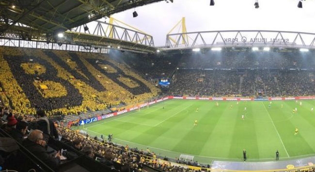 Οι οπαδοί της Ντόρτμουντ… ντύθηκαν κορεό