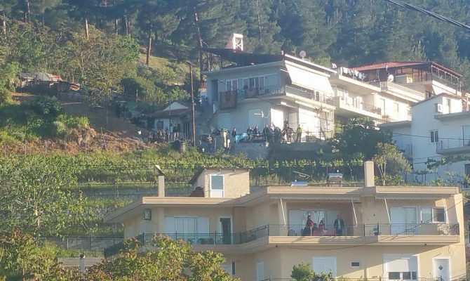 Η Original ευχαρίστησε τον άνθρωπο που έκανε το σπίτι του… εξέδρα στη Λιβαδειά!