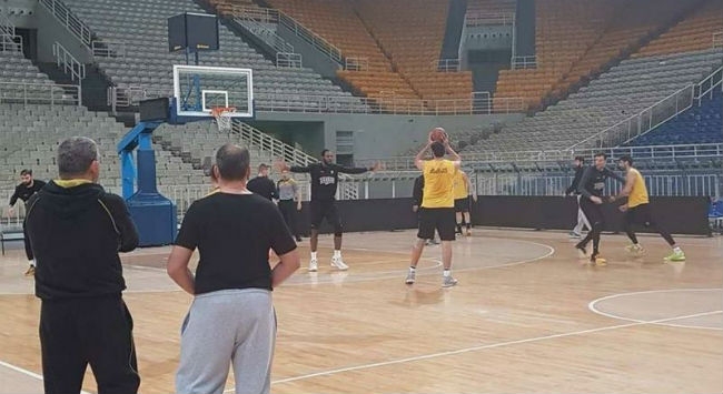 Οικογενειακό διπλό η Βασίλισσα! (ΦΩΤΟ)