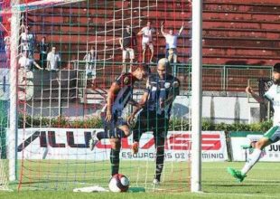 “Πόλεμος” για ένα… κλεμμένο γκολ πάνω στη γραμμή!