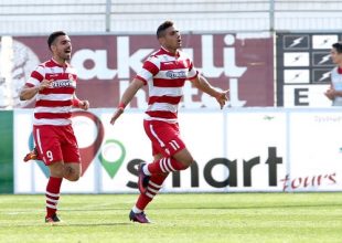 Ξύλο στους παίκτες του Πλατανιά στο ημίχρονο!