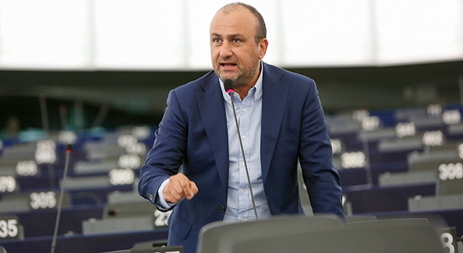 Παπαδάκης: «Δικαιώνονται τα όνειρα εκατομμυρίων φίλων της ΑΕΚ»