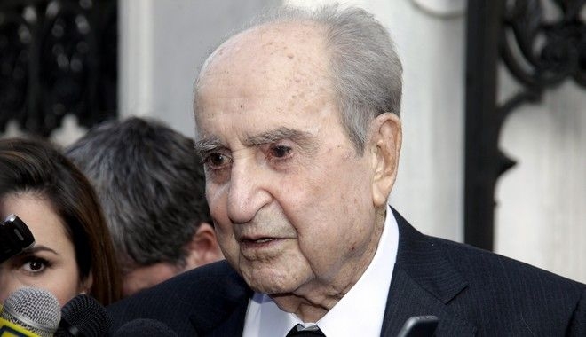 Σε λαϊκό προσκύνημα η σορός του Κωνσταντίνου Μητσοτάκη