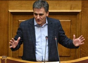 Τσακαλώτος: «Οι 9 στους 10 βλέπουν survivor τώρα»