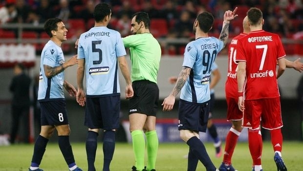 Πειθαρχική δίωξη στον Ολυμπιακό από τον Σιμιτζόγλου Πειθαρχική δίωξη στον Ολυμπιακό από τον Σιμιτζόγλου