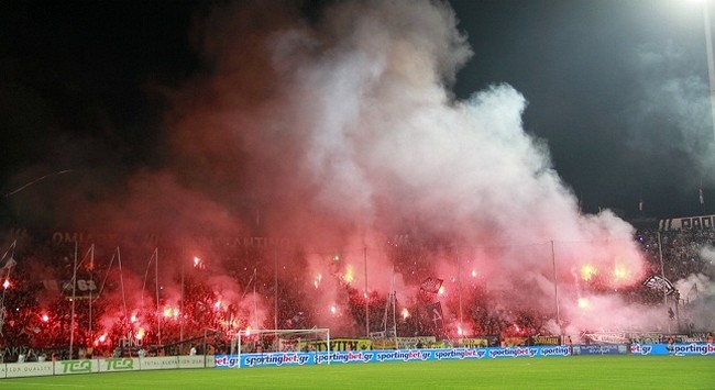 Θύρα 4: «Ισοπεδώστε το αεκάκι της Γ᾽ Εθνικής»