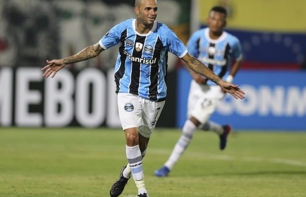 Πάει για τον νέο Ροναλντίνιο η Λίβερπουλ Πάει για τον νέο Ροναλντίνιο η Λίβερπουλ