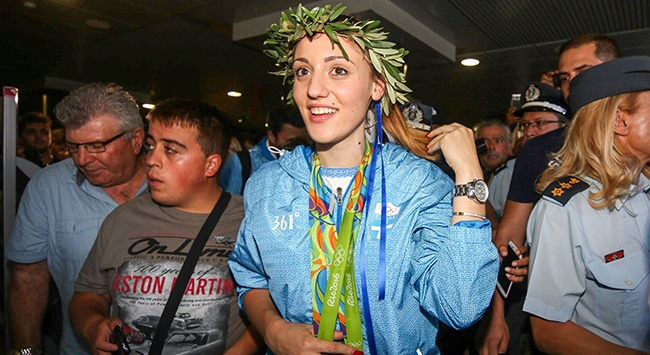 «Χρυσή» στο Μόναχο η Άννα Κορακάκη! «Χρυσή» στο Μόναχο η Άννα Κορακάκη!