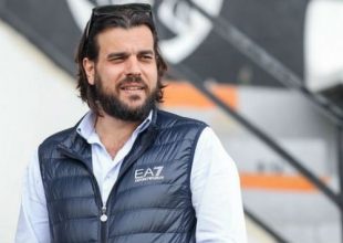 “Δε μπορεί να κάνει δημόσιες σχέσεις ο Κομίνης”