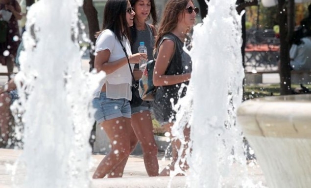 Καυτό Σαββατοκύριακο πριν το νέο κύμα κακοκαιρίας