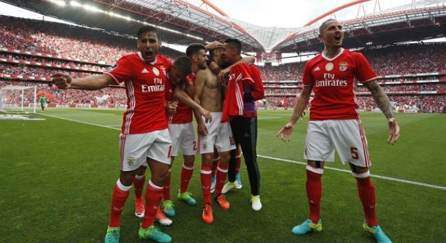 Πρωταθλήτρια η Μπενφίκα Πρωταθλήτρια η Μπενφίκα