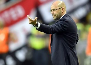 Νέος προπονητής της Ντόρτμουντ ο Πέτερ Μπος