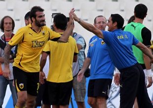 Χιμένεθ για την προηγούμενη θητεία στην ΑΕΚ: «Στα Σπάτα, βρήκα ένα άτομο να κοιμάται στα στρώματα στο γυμναστήριο»