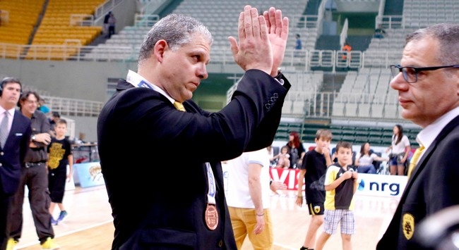 Τα αλλάζει όλα ο Μανωλόπουλος