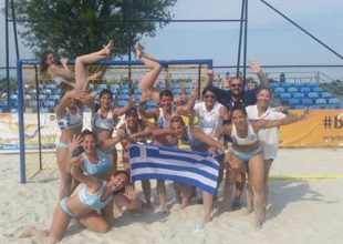 Η εθνική beach χάντμπολ γυναικών στο Παγκόσμιο