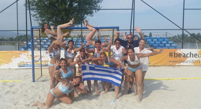 Η εθνική beach χάντμπολ γυναικών στο Παγκόσμιο